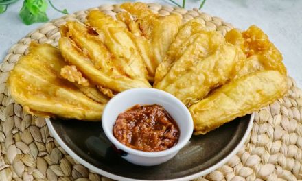 Pisang Goreng Sambal Roa Khas Manado